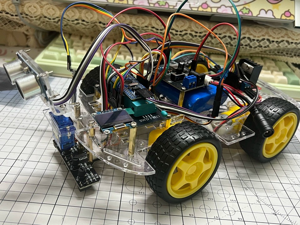 مجموعة سيارة صغيرة ذكية STM32  - مراجعة Robot Bluetooth Car وسعره